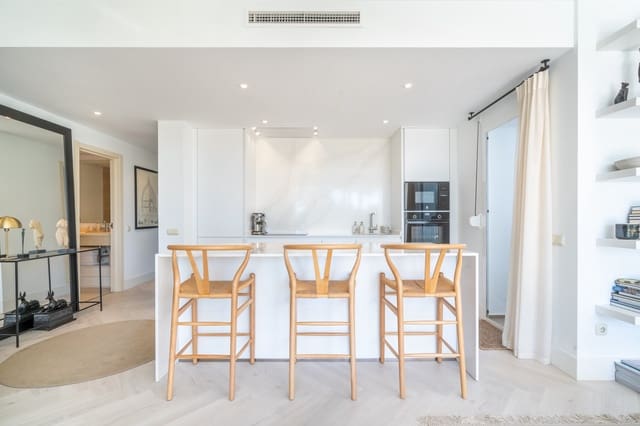 Apartamento de 3 habitaciones en Casares en venta con piscina garaje - 610.000 € (Ref: 8816521)