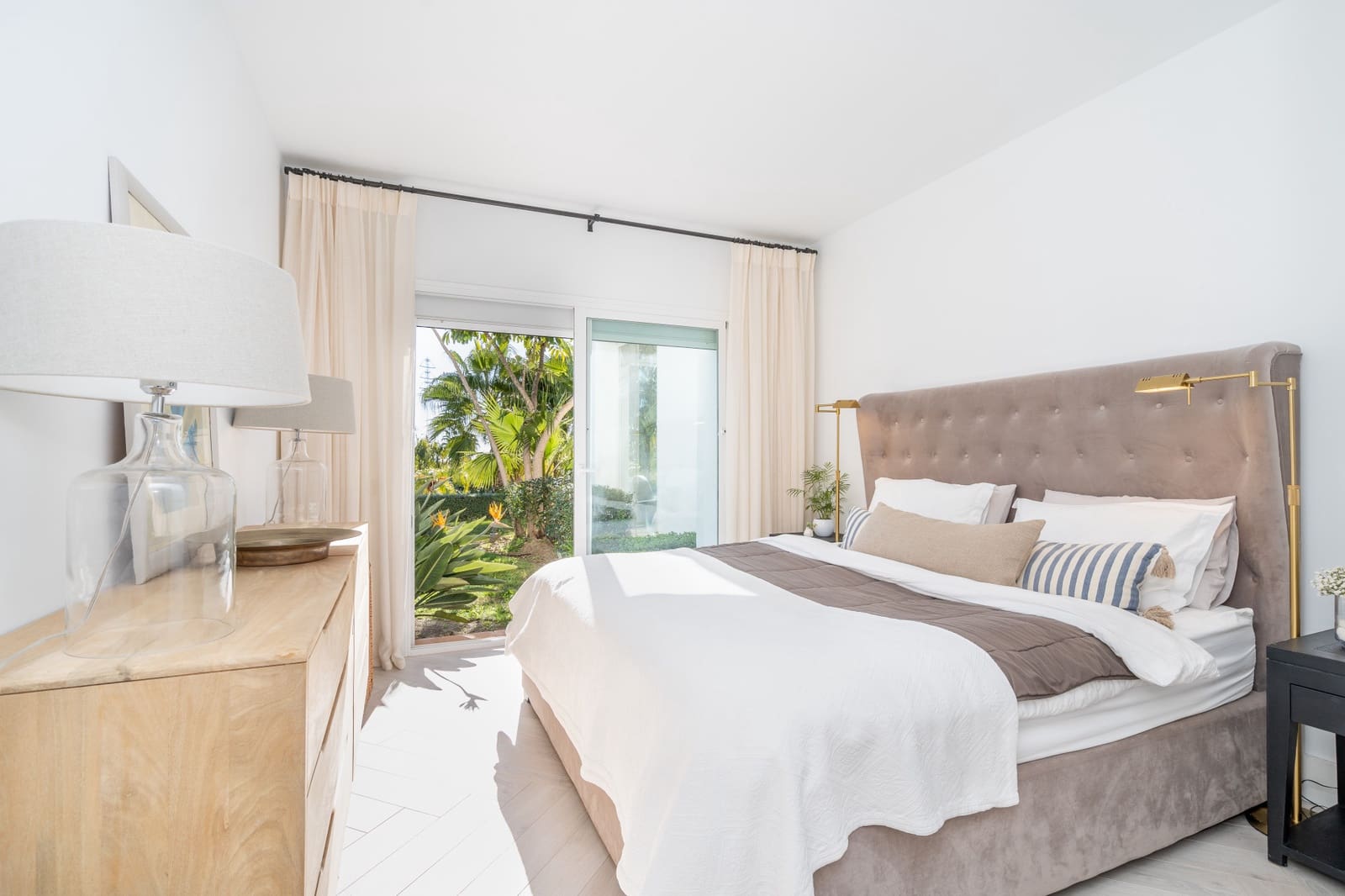 Apartamento de 3 habitaciones en Casares en venta con piscina garaje - 610.000 € (Ref: 8816521)