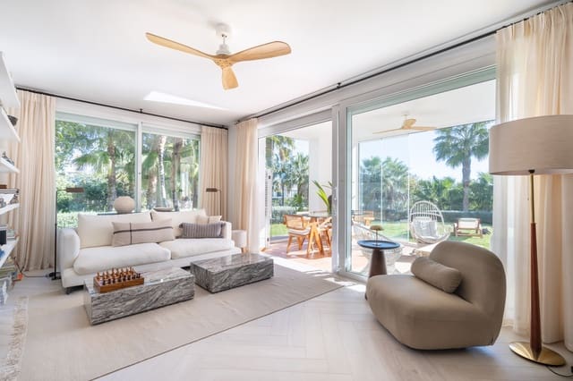 Apartamento de 3 habitaciones en Casares en venta con piscina garaje - 610.000 € (Ref: 8816521)