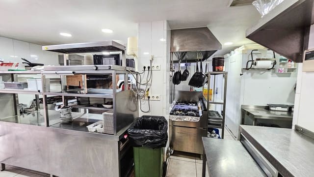 Restaurant/Bar til salg i La Duquesa / Puerto de la Duquesa, Manilva med garage - € 850.000 (Ref: 8934604)