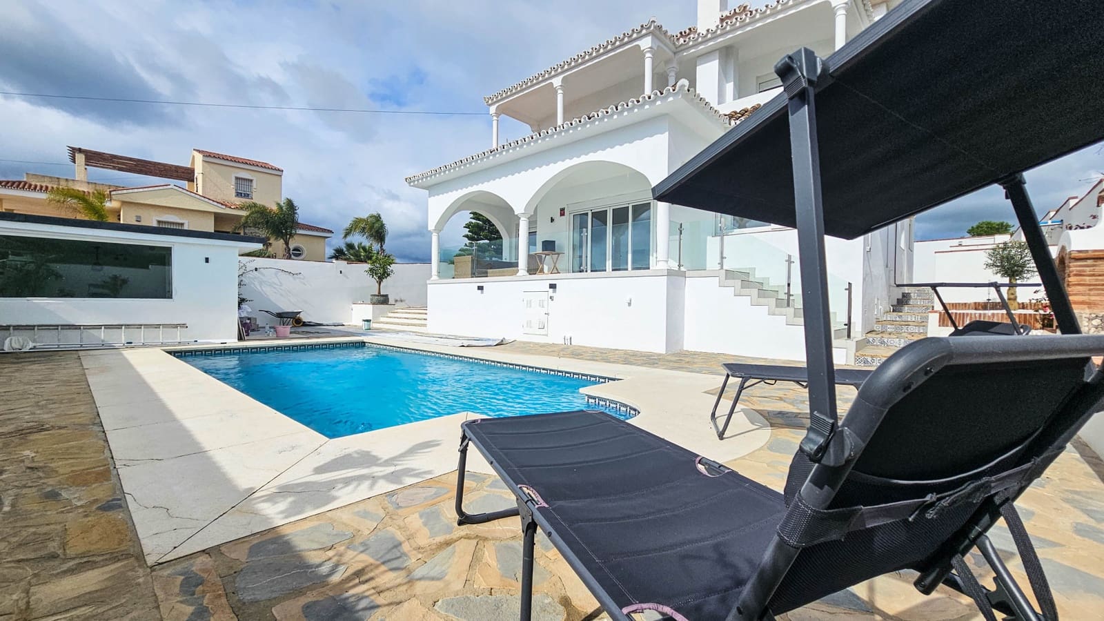 4 chambre Villa/Maison à vendre à La Duquesa / Puerto de la Duquesa avec piscine - 1 100 000 € (Ref: 8938223)