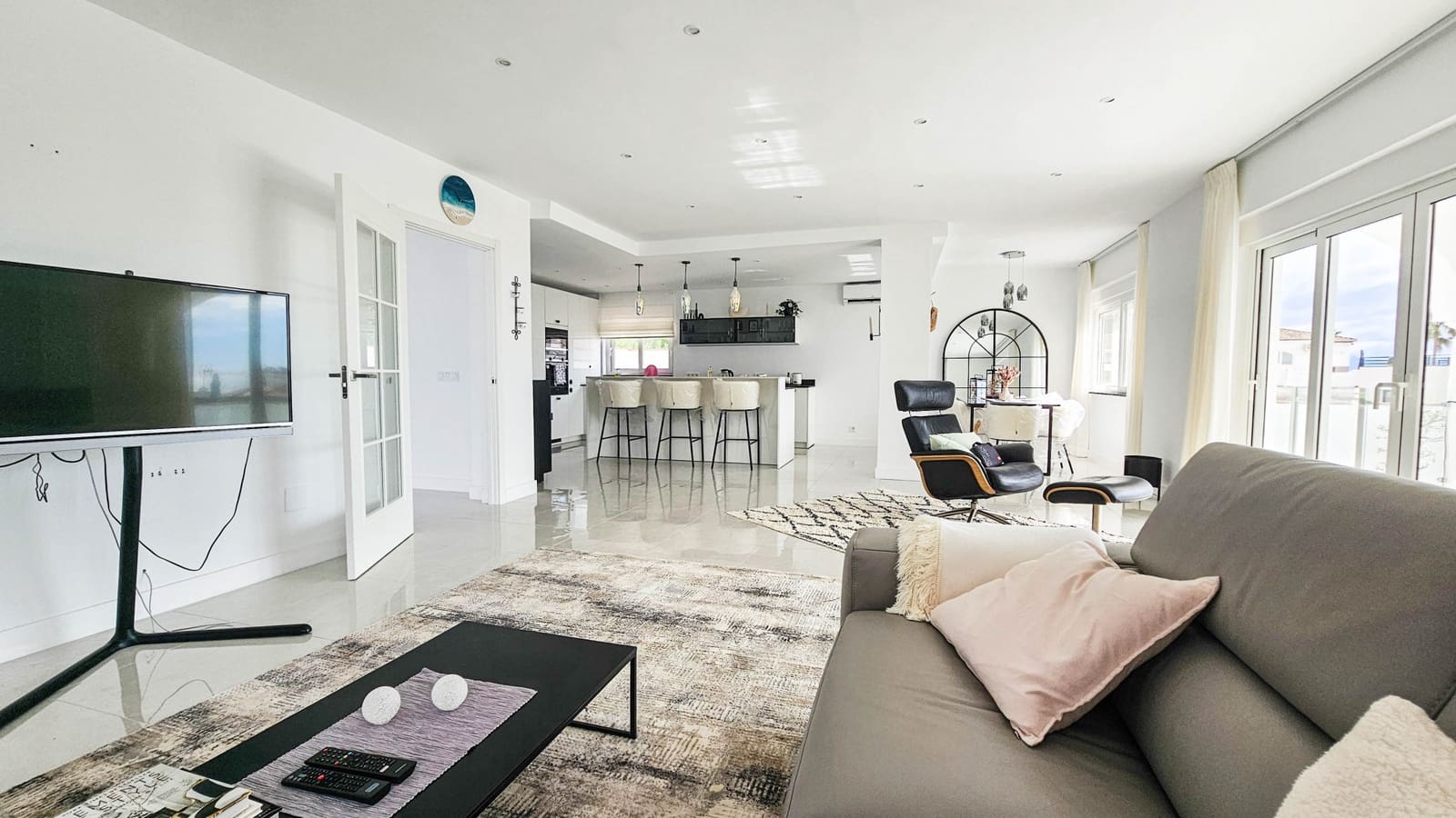 4 chambre Villa/Maison à vendre à La Duquesa / Puerto de la Duquesa avec piscine - 1 100 000 € (Ref: 8938223)