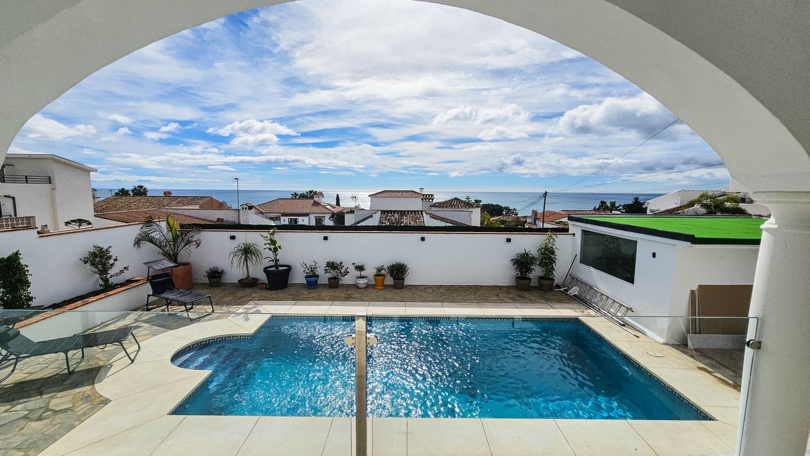 4 chambre Villa/Maison à vendre à La Duquesa / Puerto de la Duquesa avec piscine - 1 100 000 € (Ref: 8938223)