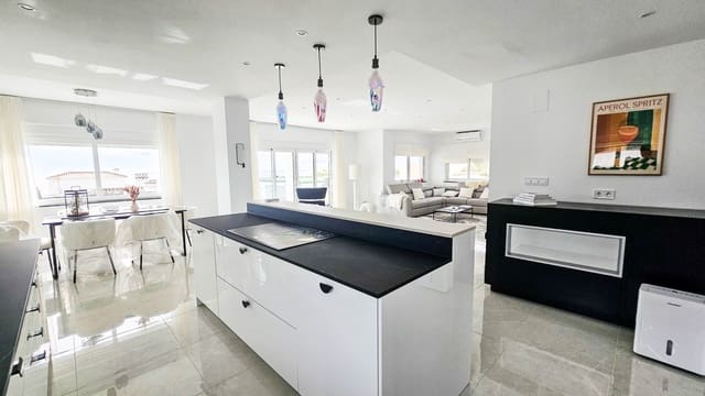 4 chambre Villa/Maison à vendre à La Duquesa / Puerto de la Duquesa, Manilva avec piscine - 1 100 000 € (Ref: 8938223)