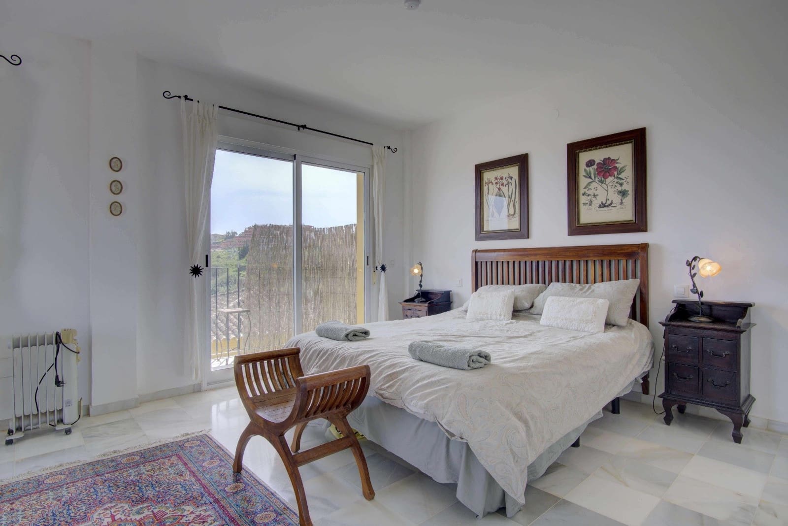 4 soveværelse Semi-Rækkehus til salg i Manilva med swimmingpool - € 439.950 (Ref: 9104040)