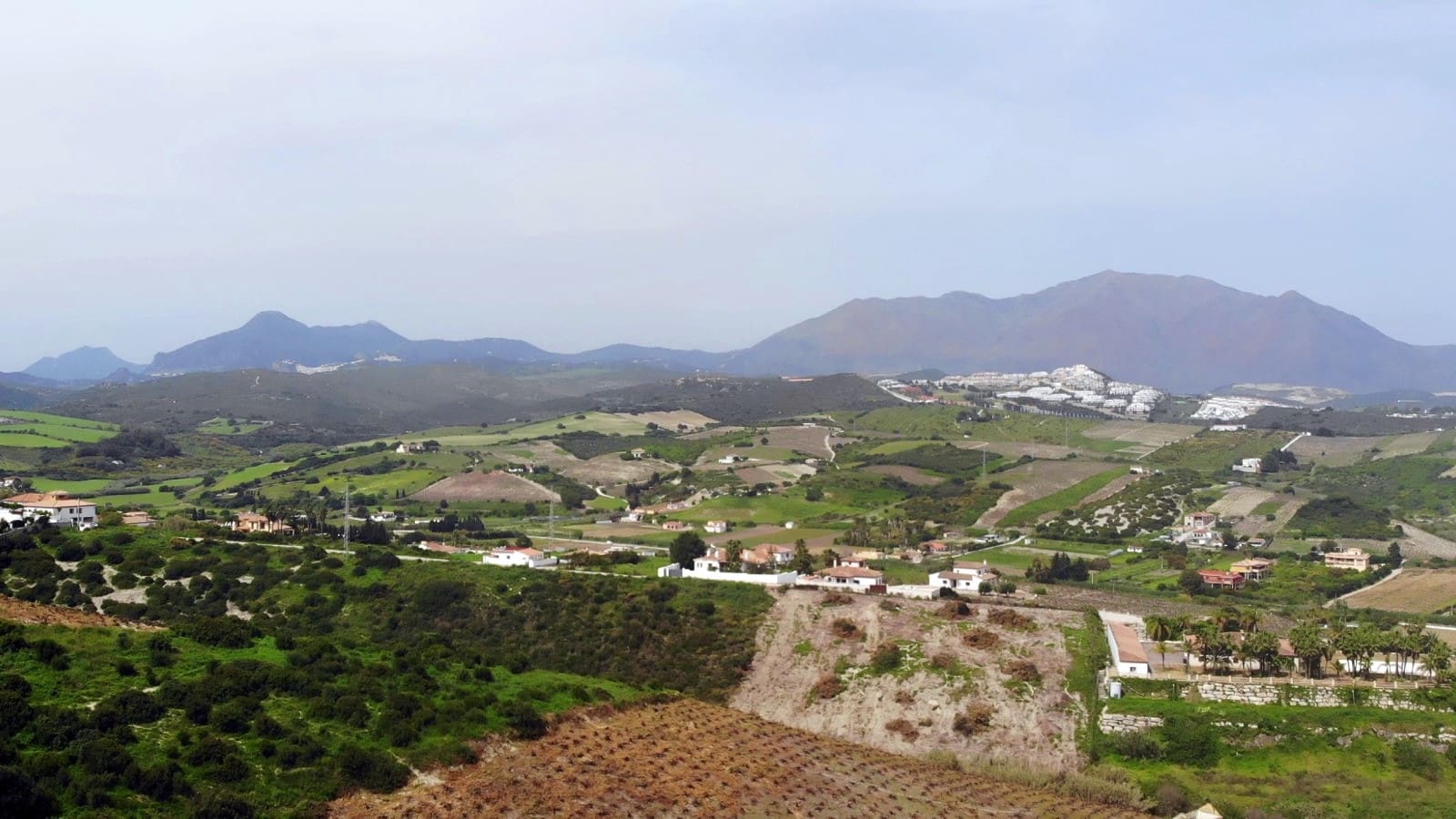 4 soveværelse Semi-Rækkehus til salg i Manilva med swimmingpool - € 439.950 (Ref: 9104040)