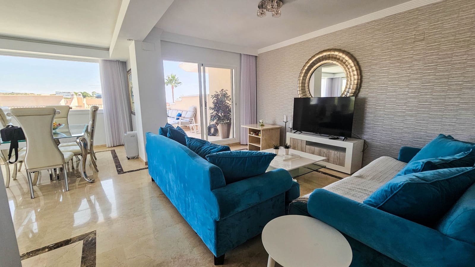 4 soverom Kjedet enebolig til salgs i Manilva med svømmebasseng garasje - € 695 000 (Ref: 9177181)