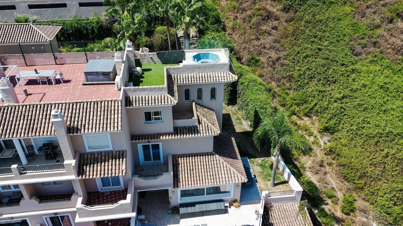 4 slaapkamer Halfvrijstaande villa te koop in Manilva met zwembad garage - € 645.000 (Ref: 9177181)