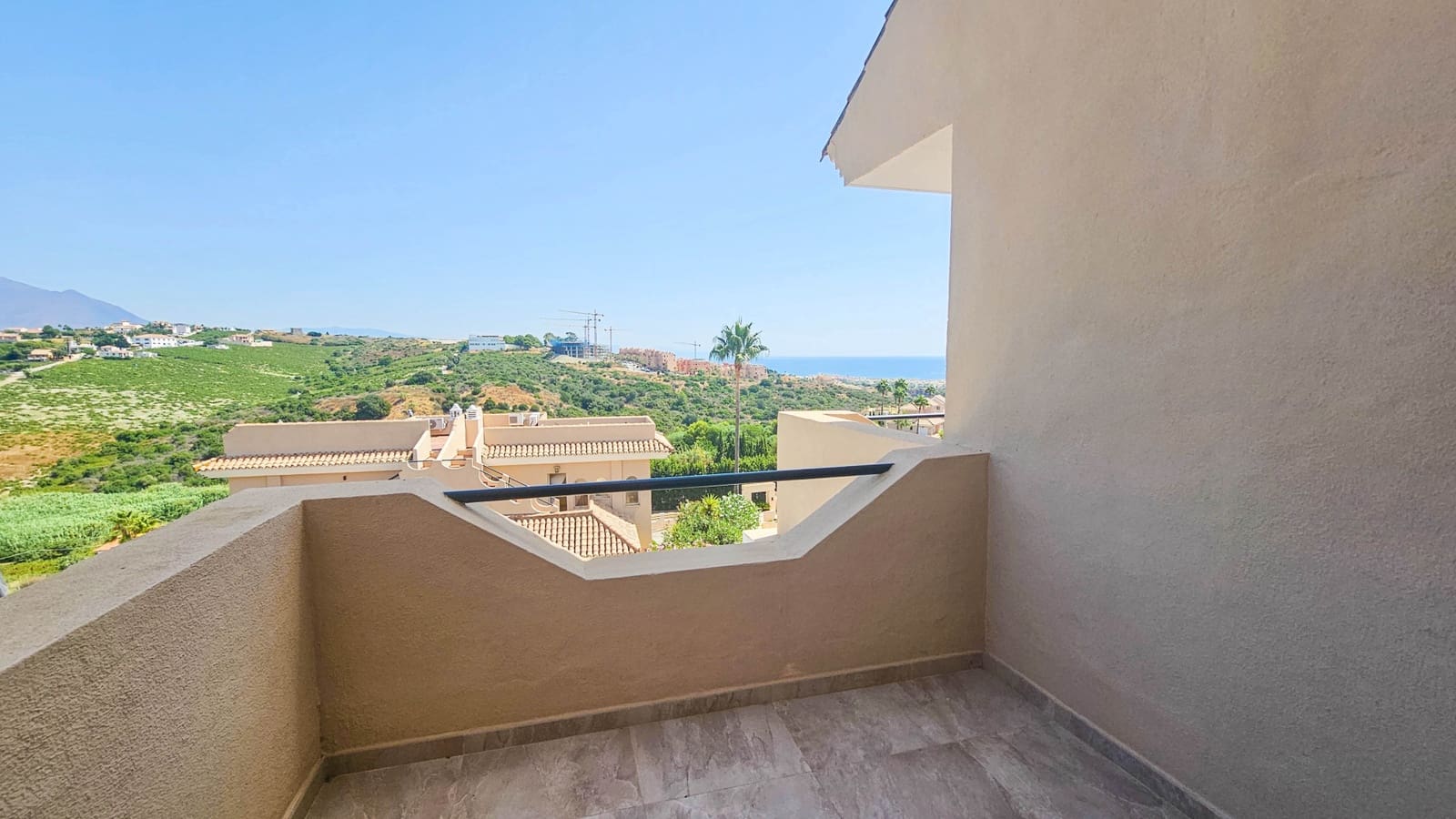 4 slaapkamer Halfvrijstaande villa te koop in Manilva met zwembad garage - € 645.000 (Ref: 9177181)