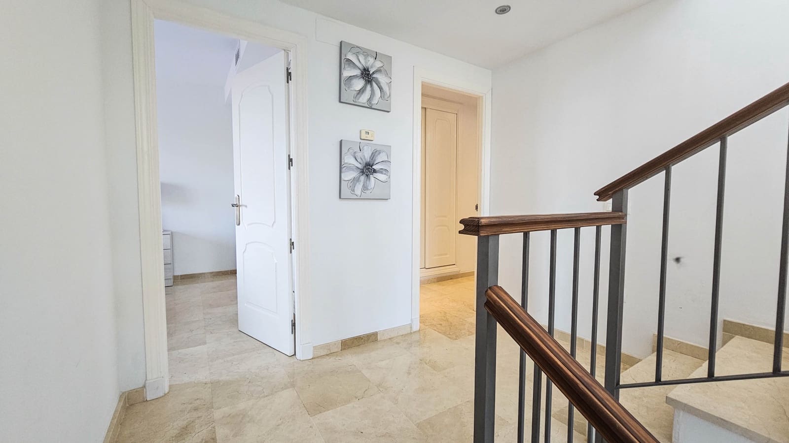 4 slaapkamer Halfvrijstaande villa te koop in Manilva met zwembad garage - € 645.000 (Ref: 9177181)