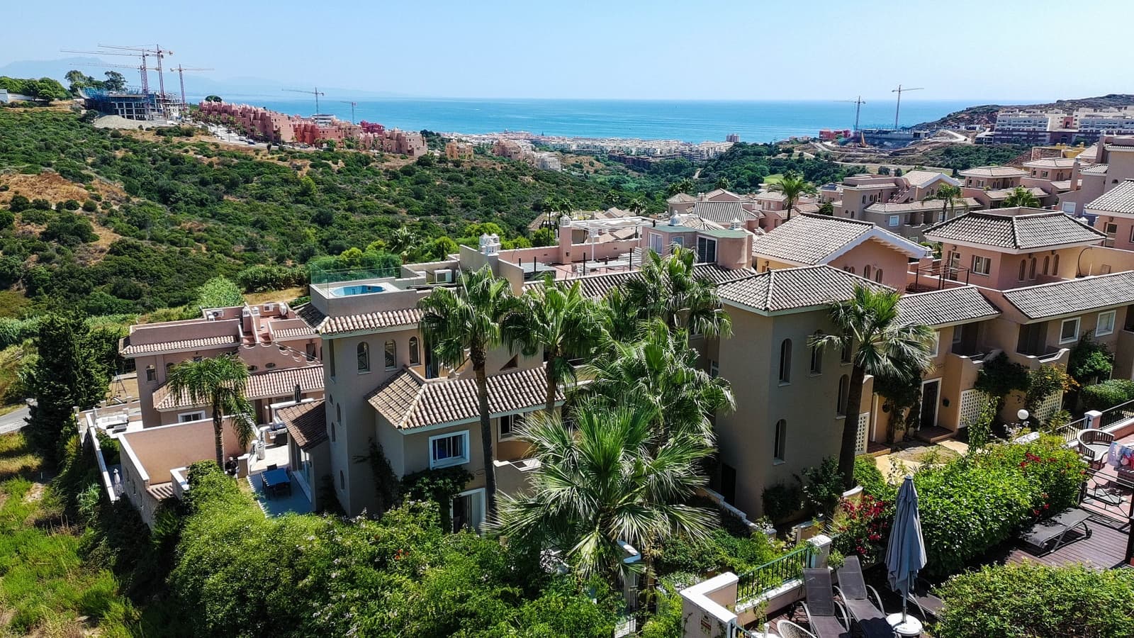 4 slaapkamer Halfvrijstaande villa te koop in Manilva met zwembad garage - € 645.000 (Ref: 9177181)