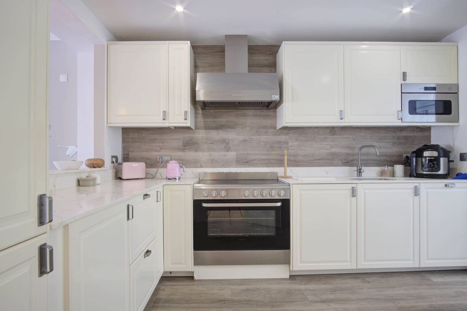 4 soveværelse Byhus til salg i Manilva med swimmingpool garage - € 439.000 (Ref: 9190599)