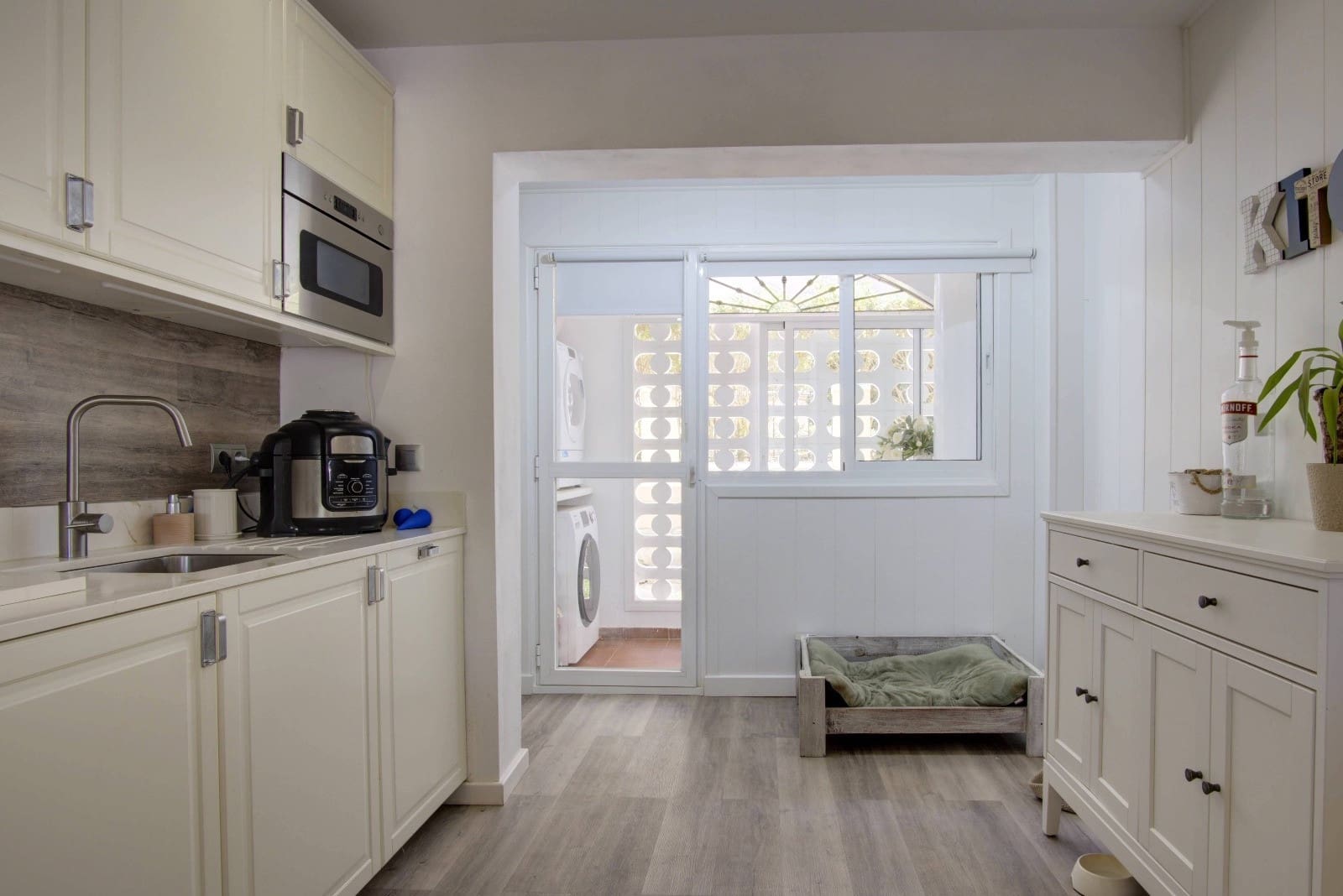 4 soveværelse Byhus til salg i Manilva med swimmingpool garage - € 439.000 (Ref: 9190599)