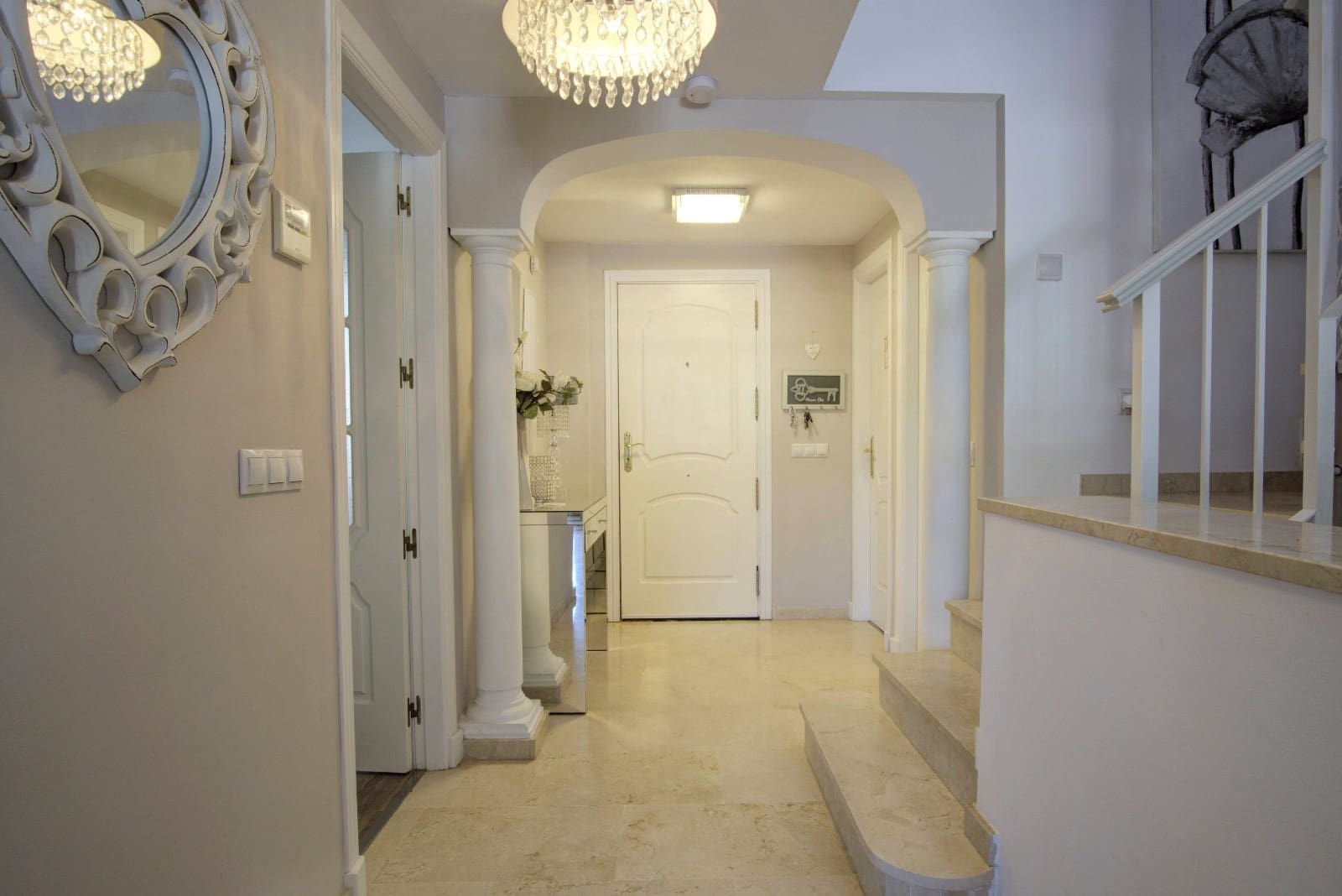 4 soveværelse Byhus til salg i Manilva med swimmingpool garage - € 439.000 (Ref: 9190599)