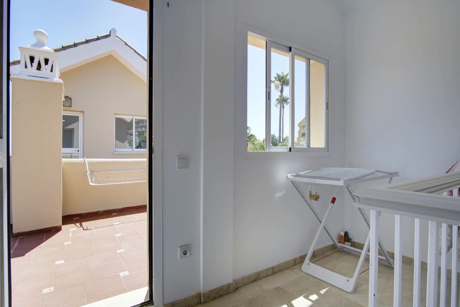 4 soveværelse Byhus til salg i Manilva med swimmingpool garage - € 439.000 (Ref: 9190599)