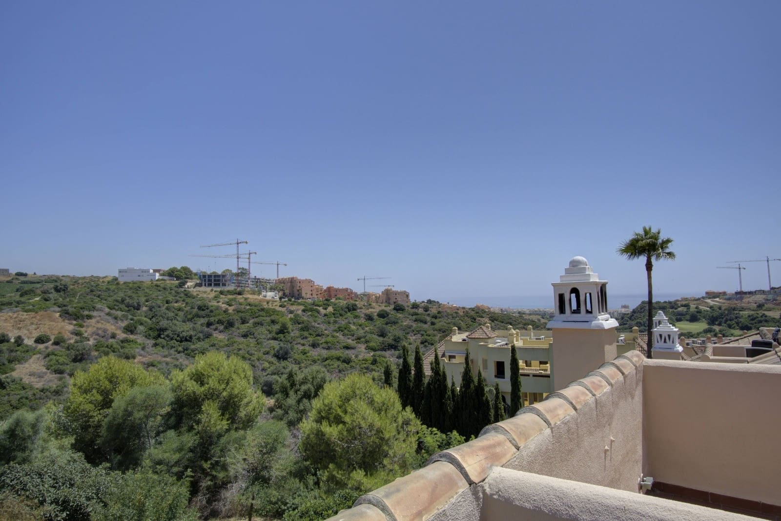 4 soveværelse Byhus til salg i Manilva med swimmingpool garage - € 439.000 (Ref: 9190599)