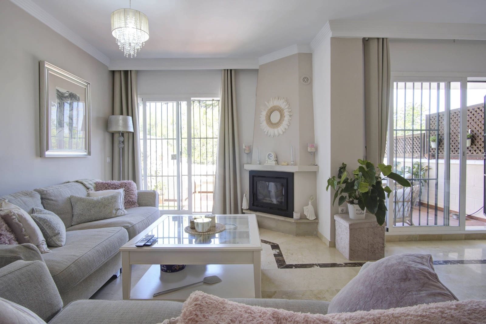 4 soveværelse Byhus til salg i Manilva med swimmingpool garage - € 439.000 (Ref: 9190599)