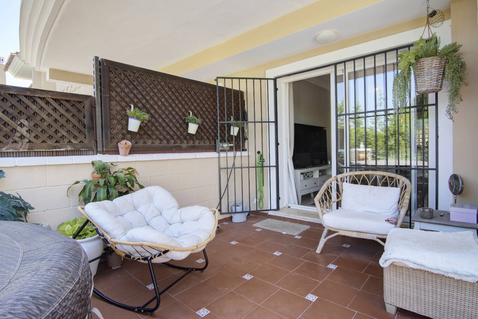 4 soveværelse Byhus til salg i Manilva med swimmingpool garage - € 439.000 (Ref: 9190599)