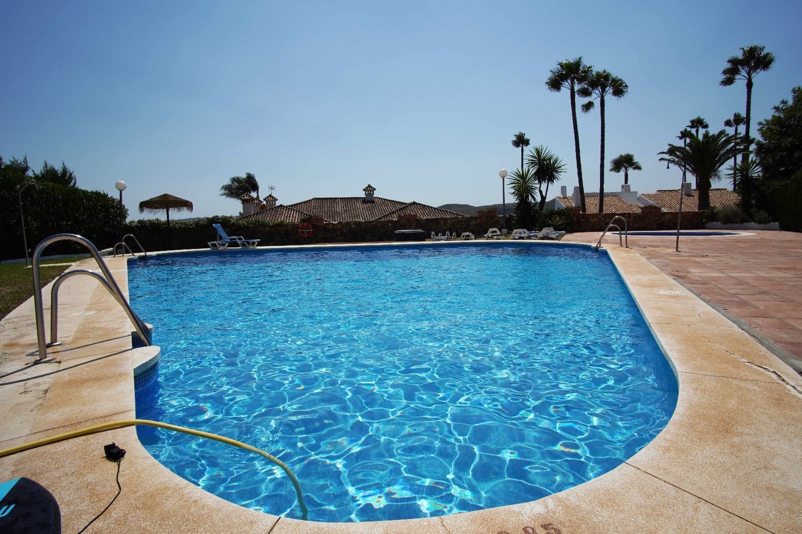 3 slaapkamer Huis te koop in La Duquesa / Puerto de la Duquesa met zwembad - € 440.000 (Ref: 9195075)