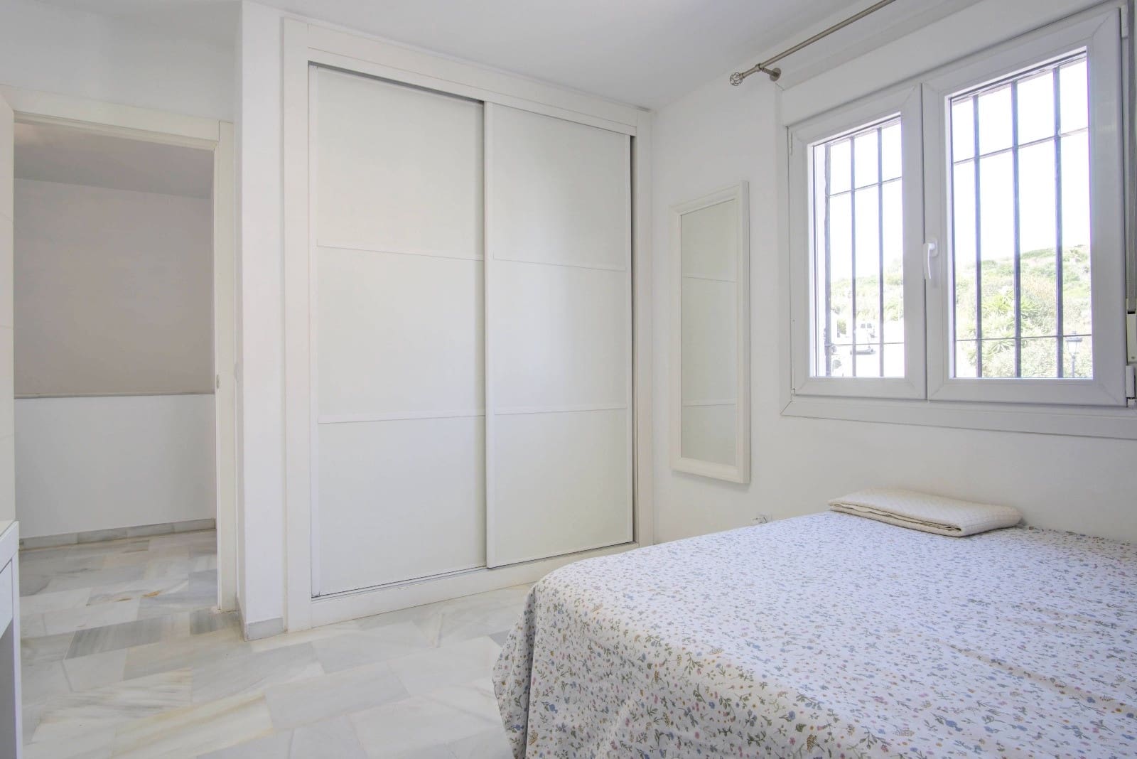 3 slaapkamer Huis te koop in La Duquesa / Puerto de la Duquesa met zwembad - € 440.000 (Ref: 9195075)