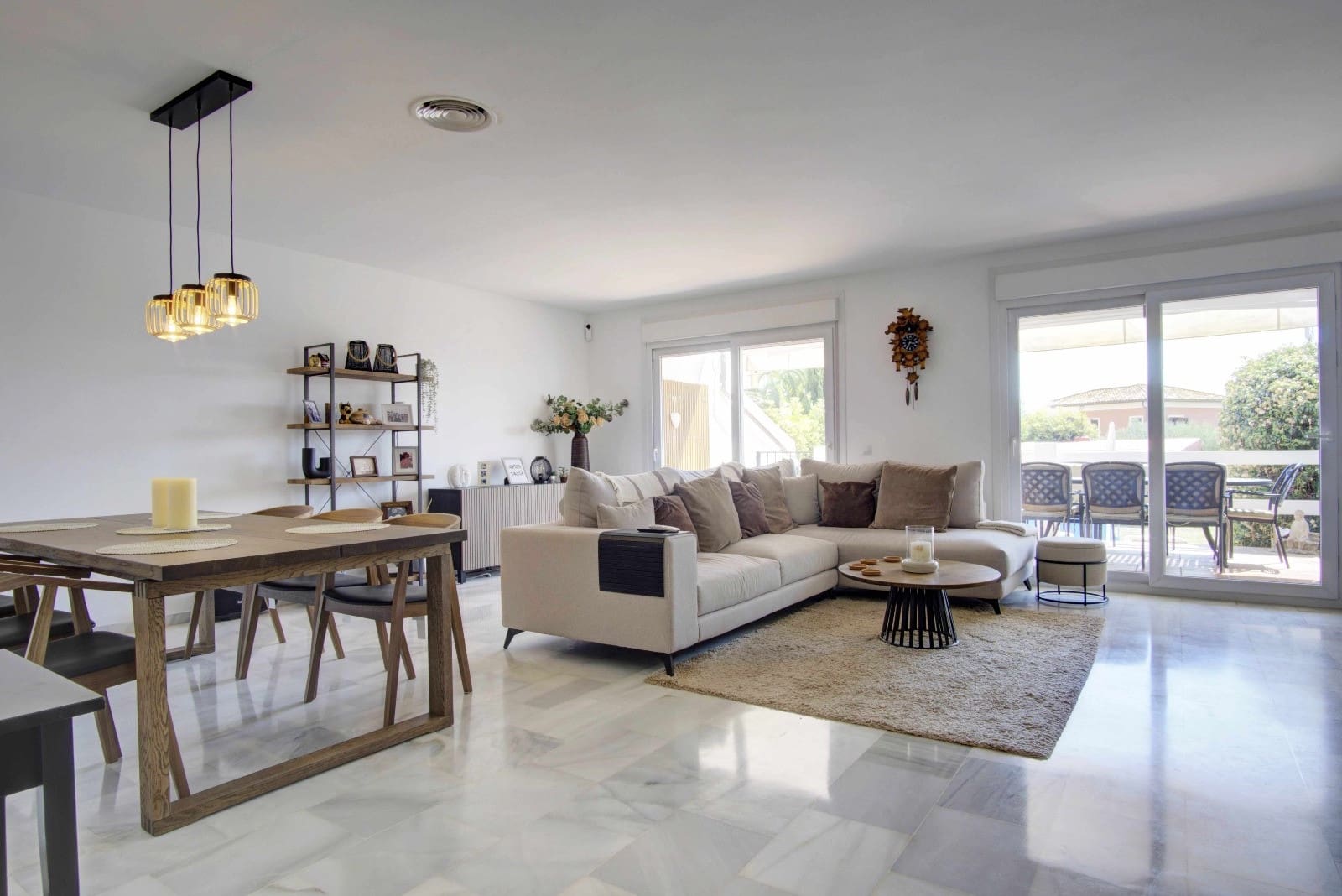 3 slaapkamer Huis te koop in La Duquesa / Puerto de la Duquesa met zwembad - € 440.000 (Ref: 9195075)