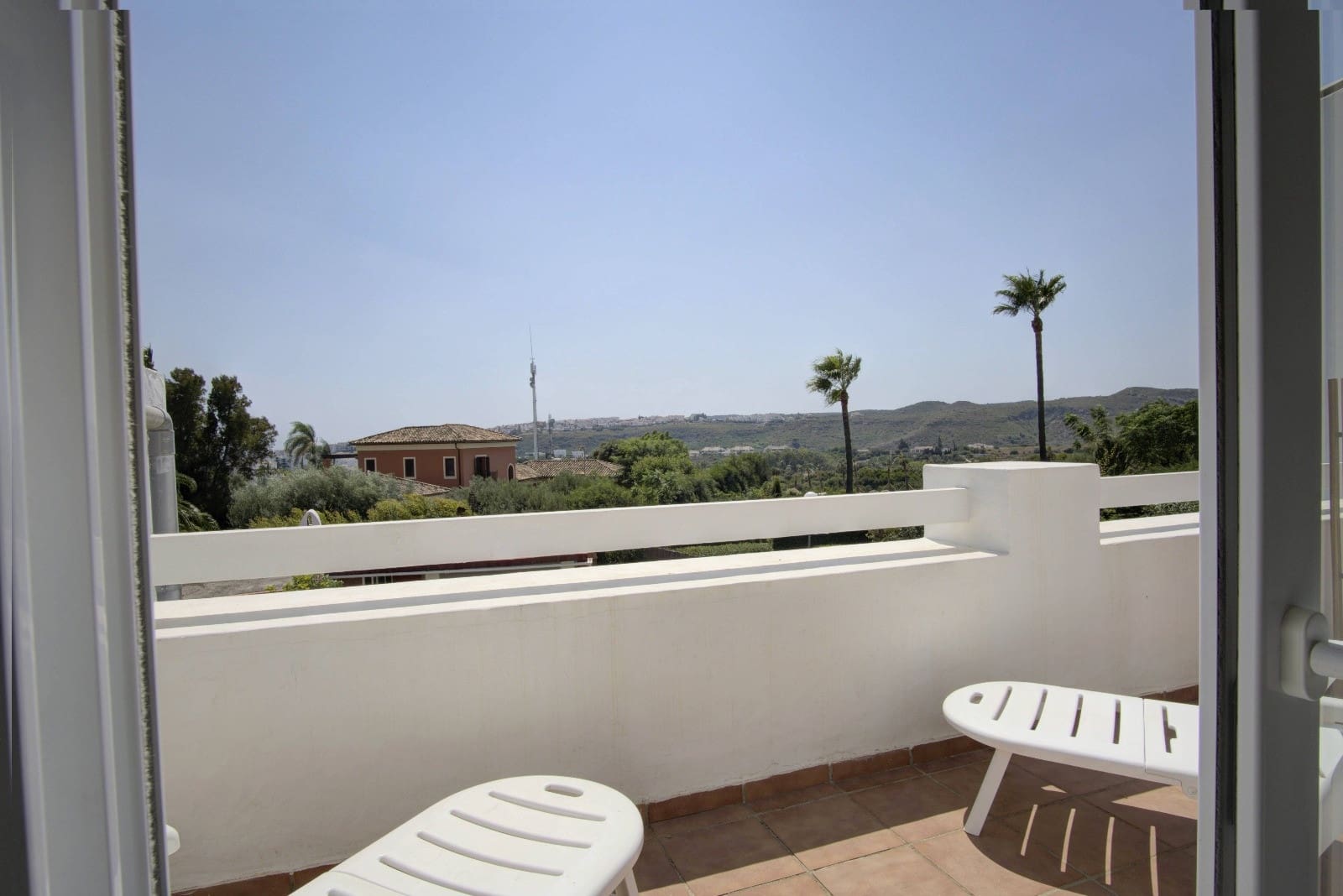 3 slaapkamer Huis te koop in La Duquesa / Puerto de la Duquesa met zwembad - € 440.000 (Ref: 9195075)