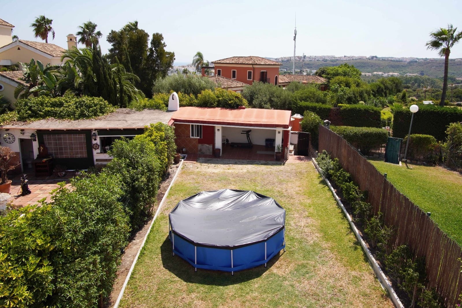 3 slaapkamer Huis te koop in La Duquesa / Puerto de la Duquesa met zwembad - € 440.000 (Ref: 9195075)