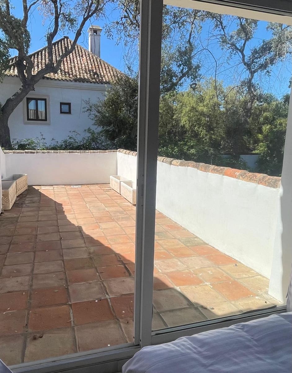 4 sypialnia Willa na sprzedaż w Sotogrande z basenem garażem - 1 190 000 € (Ref: 9227451)