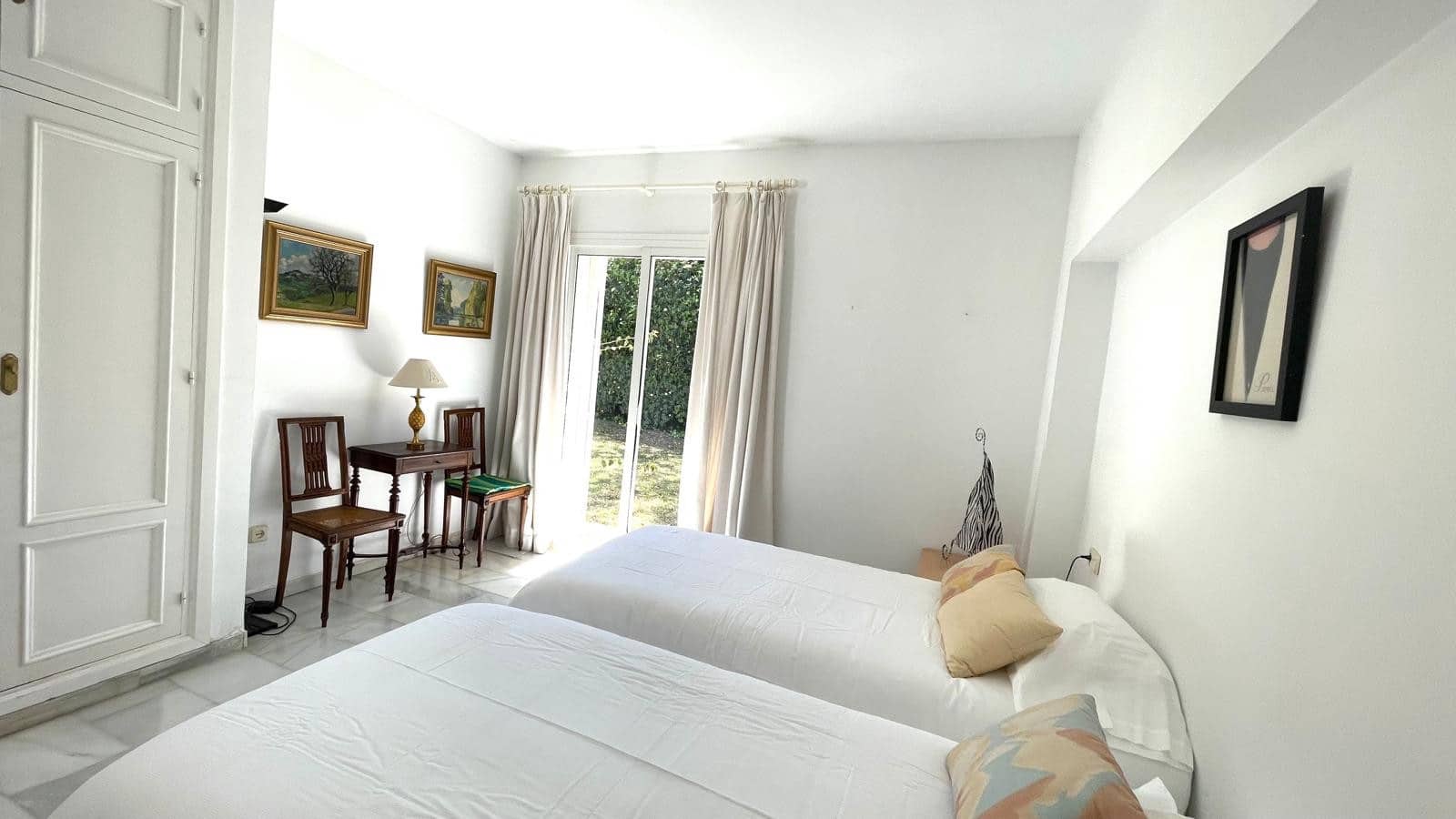 4 sypialnia Willa na sprzedaż w Sotogrande z basenem garażem - 1 190 000 € (Ref: 9227451)