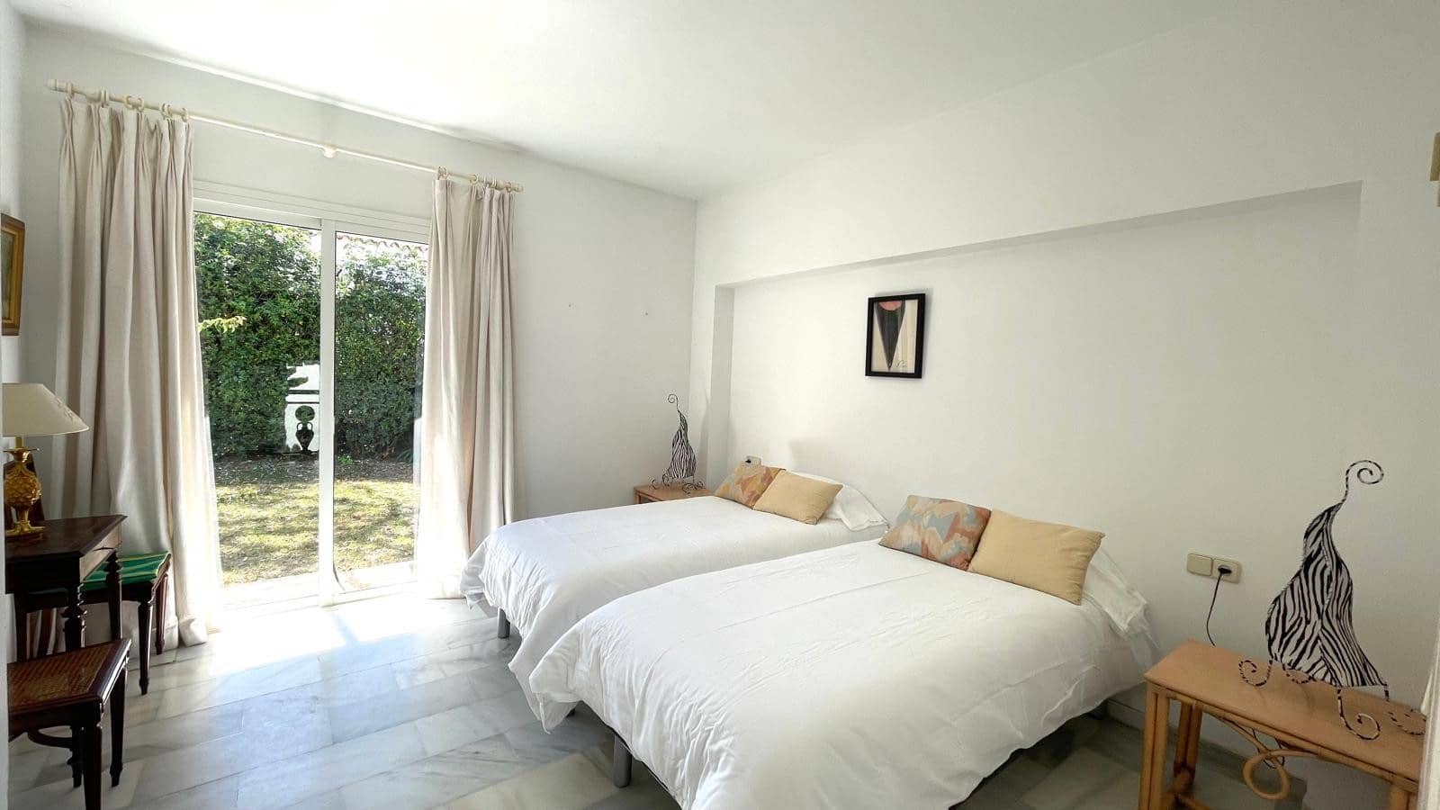 4 sypialnia Willa na sprzedaż w Sotogrande z basenem garażem - 1 190 000 € (Ref: 9227451)