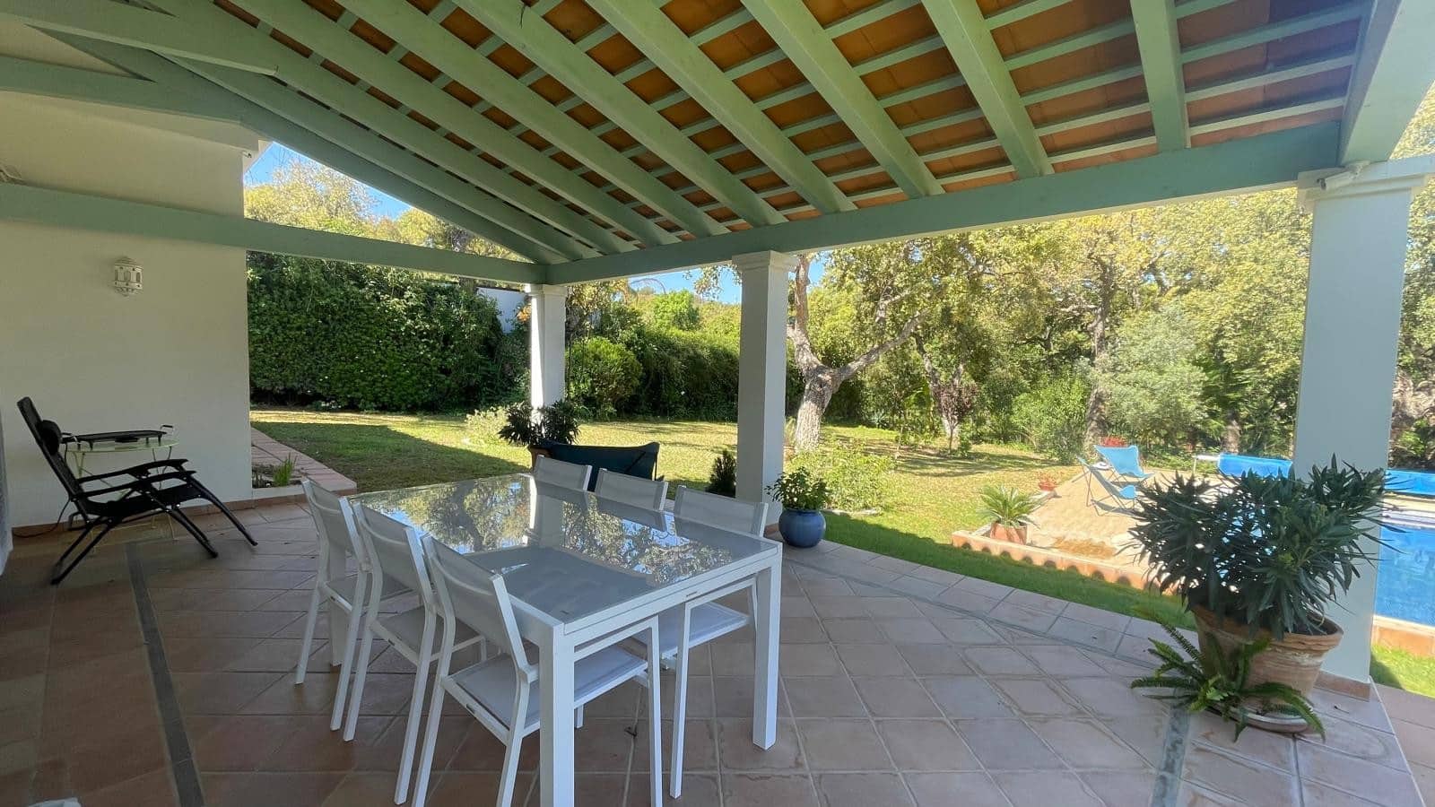 4 sypialnia Willa na sprzedaż w Sotogrande z basenem garażem - 1 190 000 € (Ref: 9227451)