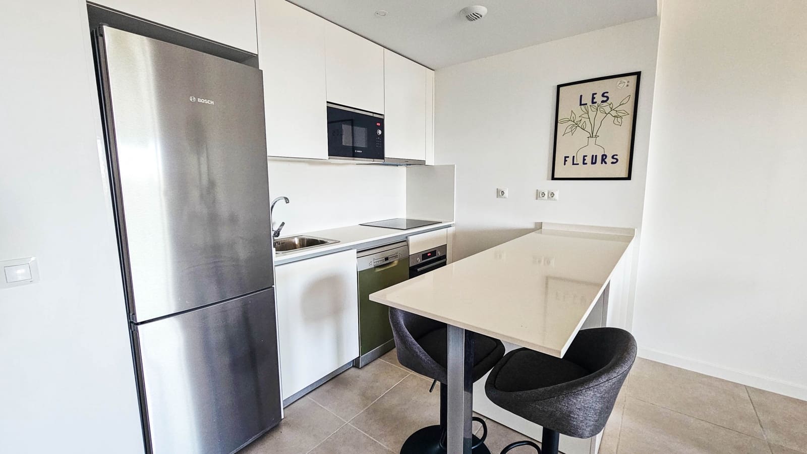 3 bedroom Apartment for sale in Estepona with pool garage - € 385,000 (Ref: 9231948)