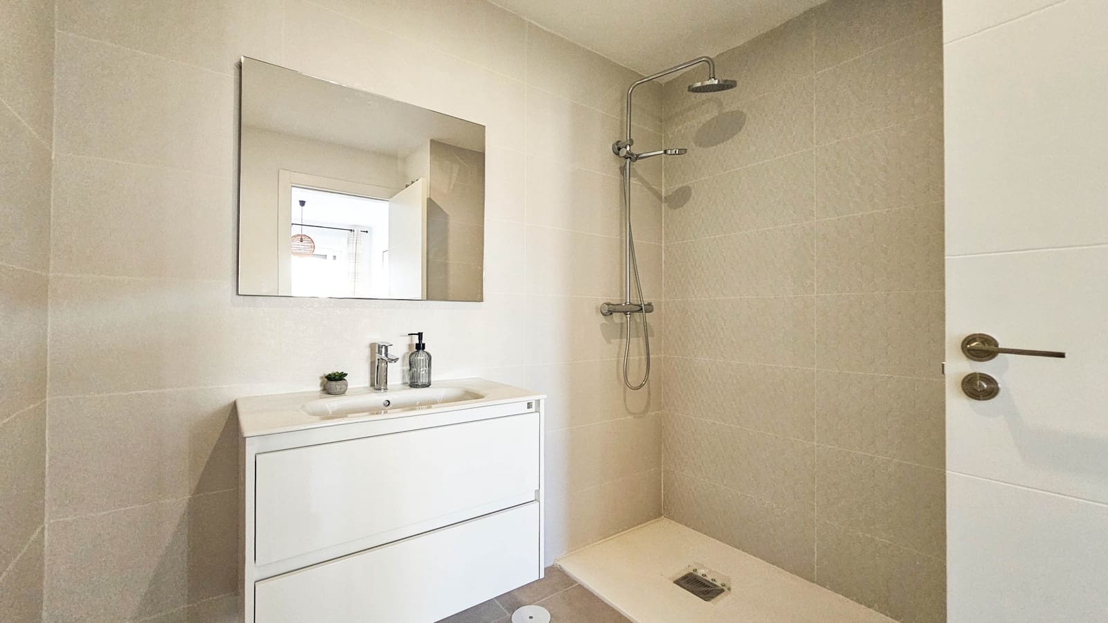 3 bedroom Apartment for sale in Estepona with pool garage - € 385,000 (Ref: 9231948)