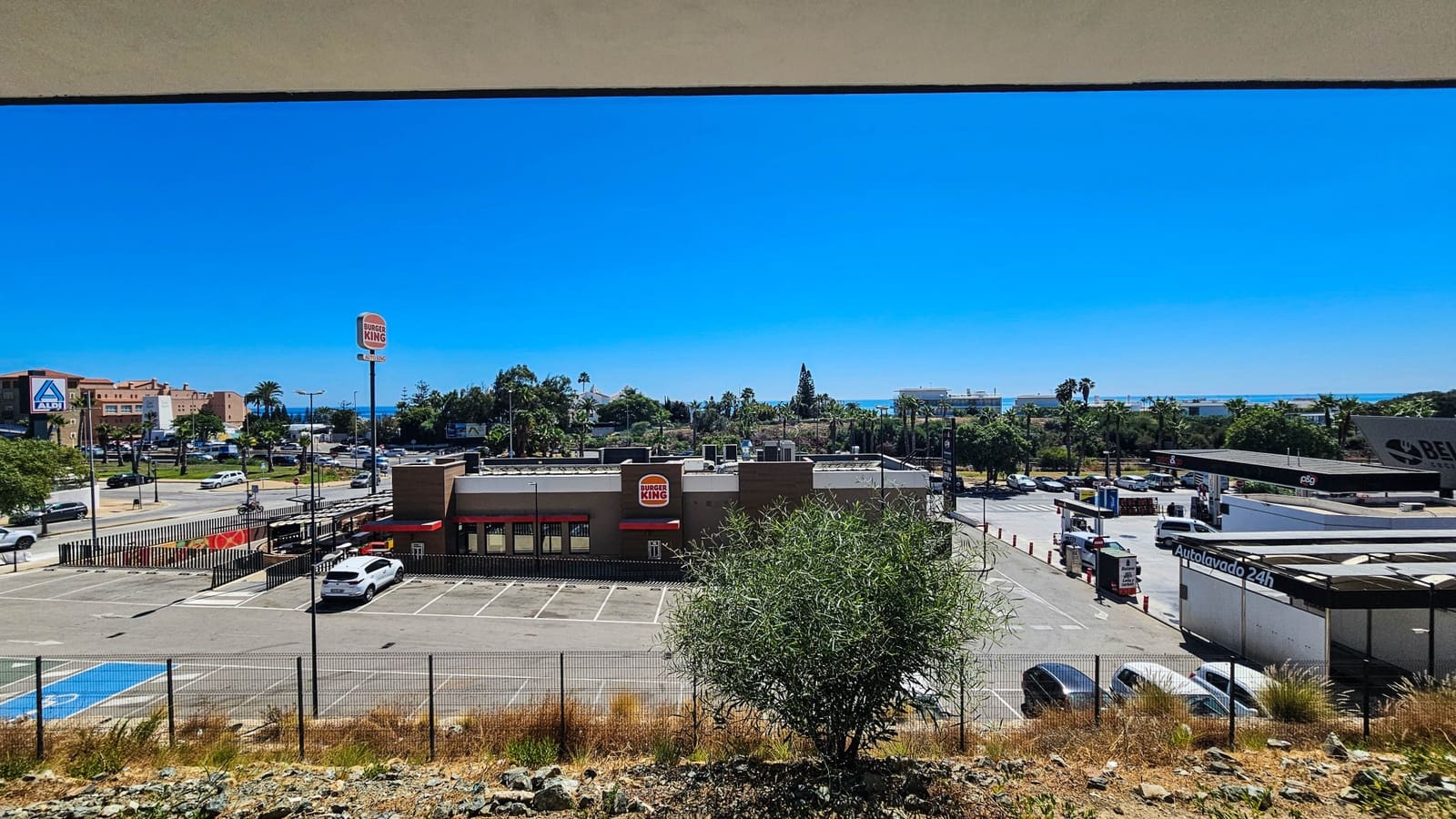 3 bedroom Apartment for sale in Estepona with pool garage - € 385,000 (Ref: 9231948)