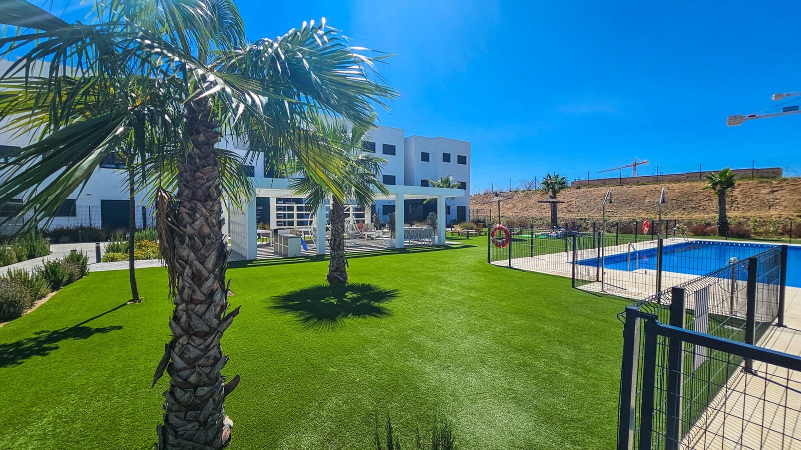 3 bedroom Apartment for sale in Estepona with pool garage - € 385,000 (Ref: 9231948)