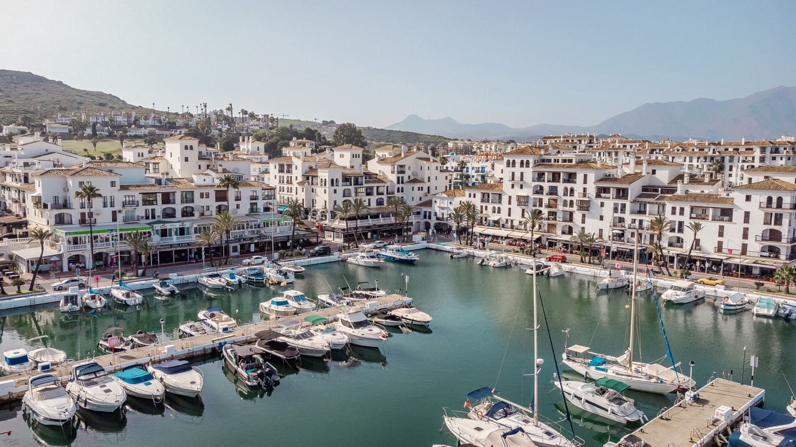 1 soveværelse Lejlighed til salg i La Duquesa / Puerto de la Duquesa med swimmingpool garage - € 320.000 (Ref: 9235738)