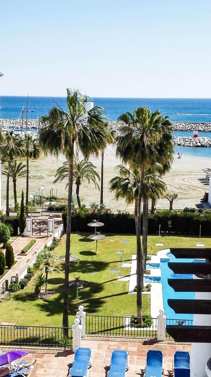 1 soveværelse Lejlighed til salg i La Duquesa / Puerto de la Duquesa med swimmingpool garage - € 320.000 (Ref: 9235738)