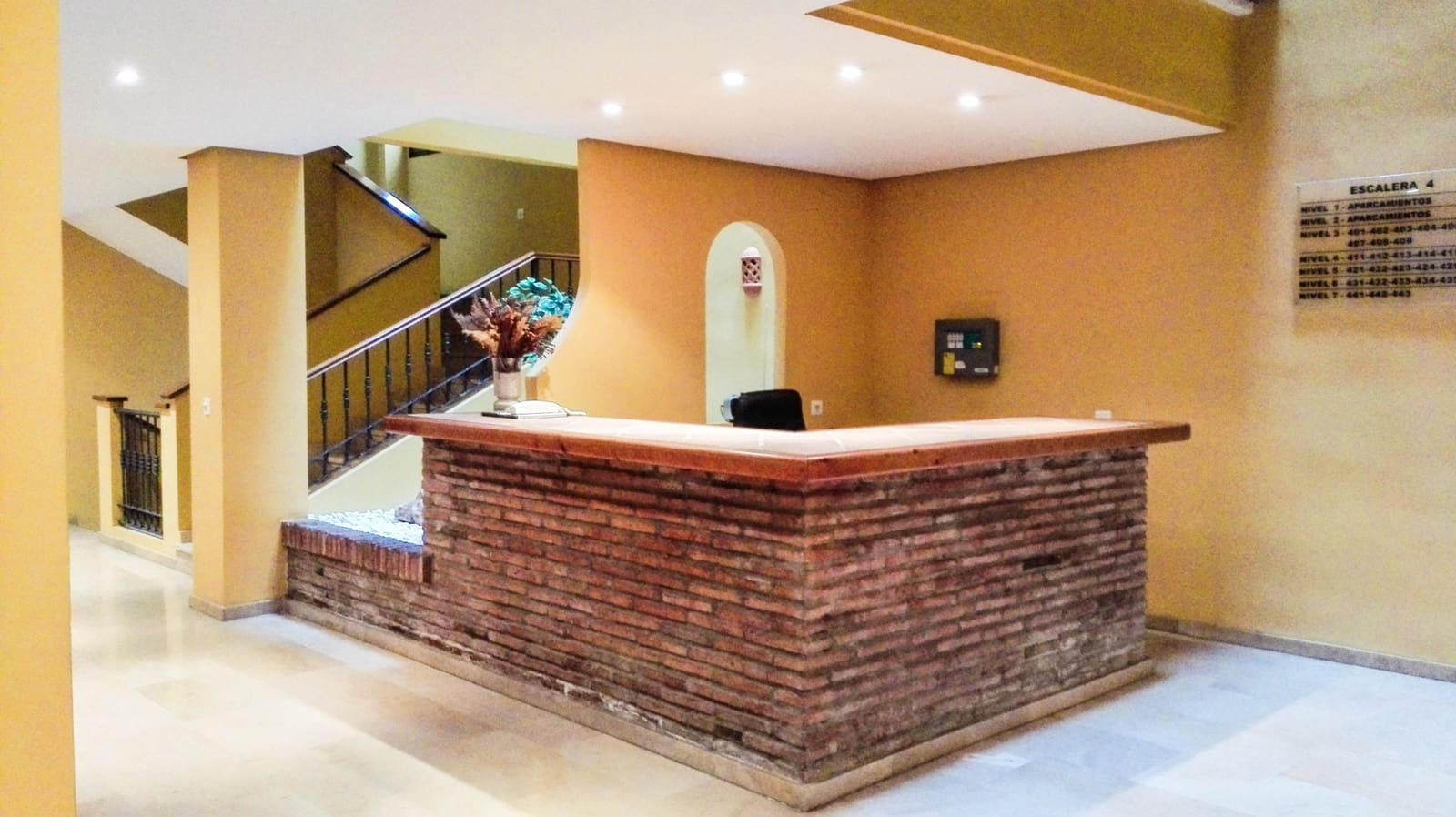 1 soveværelse Lejlighed til salg i La Duquesa / Puerto de la Duquesa med swimmingpool garage - € 320.000 (Ref: 9235738)