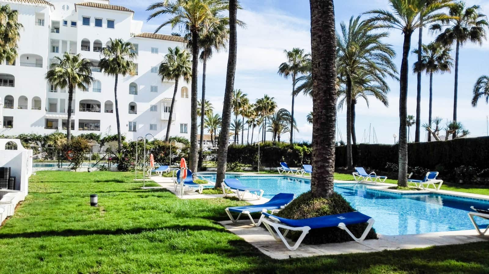 1 soveværelse Lejlighed til salg i La Duquesa / Puerto de la Duquesa med swimmingpool garage - € 320.000 (Ref: 9235738)