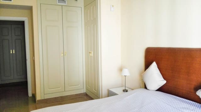 1 slaapkamer Appartement te koop in La Duquesa / Puerto de la Duquesa, Manilva met zwembad garage - € 305.000 (Ref: 9235738)