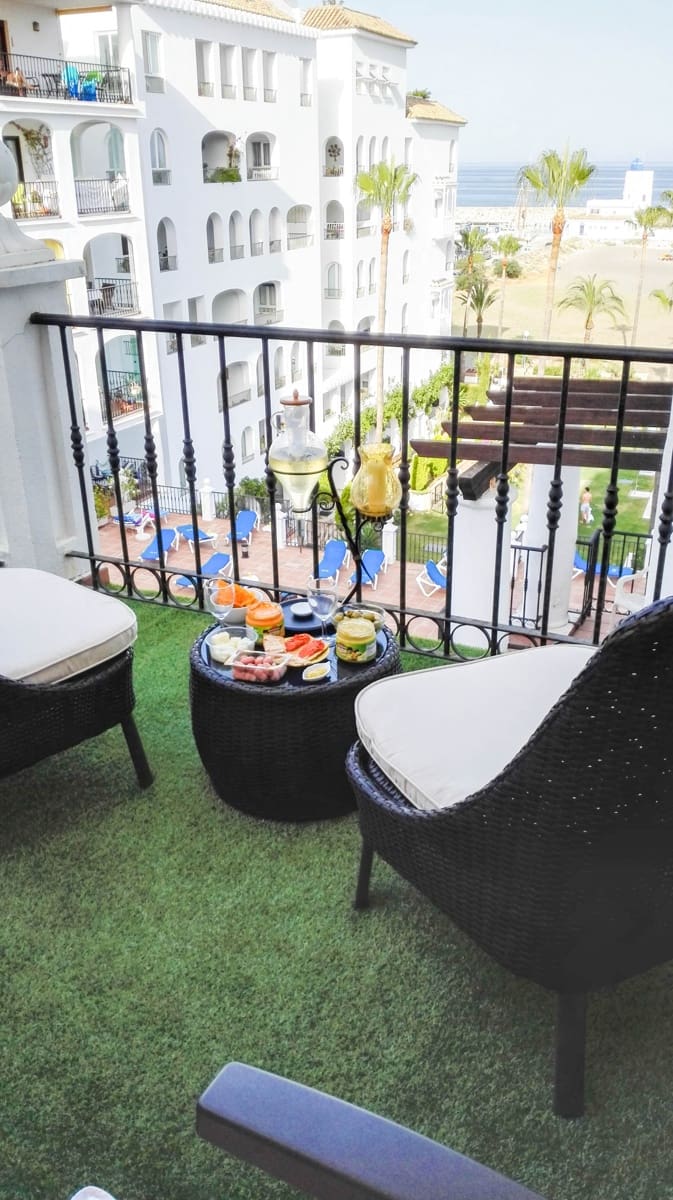 1 bedroom Apartment for sale in La Duquesa / Puerto de la Duquesa with pool garage - € 305,000 (Ref: 9235738)