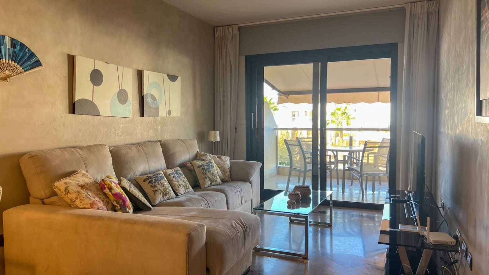 2 bedroom Apartment for sale in La Duquesa / Puerto de la Duquesa with pool garage - € 380,000 (Ref: 9298978)