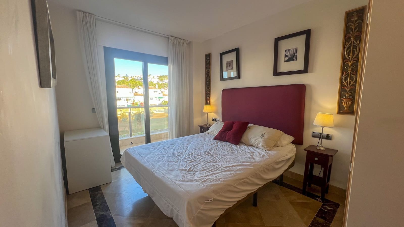 2 bedroom Apartment for sale in La Duquesa / Puerto de la Duquesa with pool garage - € 380,000 (Ref: 9298978)