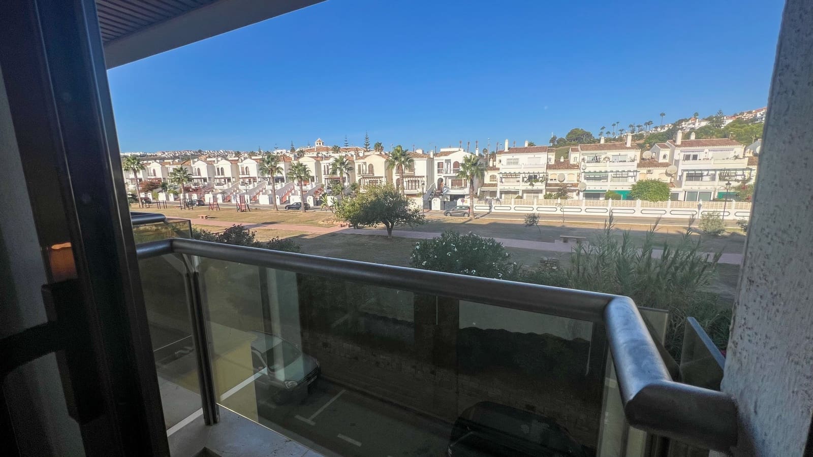 2 bedroom Apartment for sale in La Duquesa / Puerto de la Duquesa with pool garage - € 380,000 (Ref: 9298978)