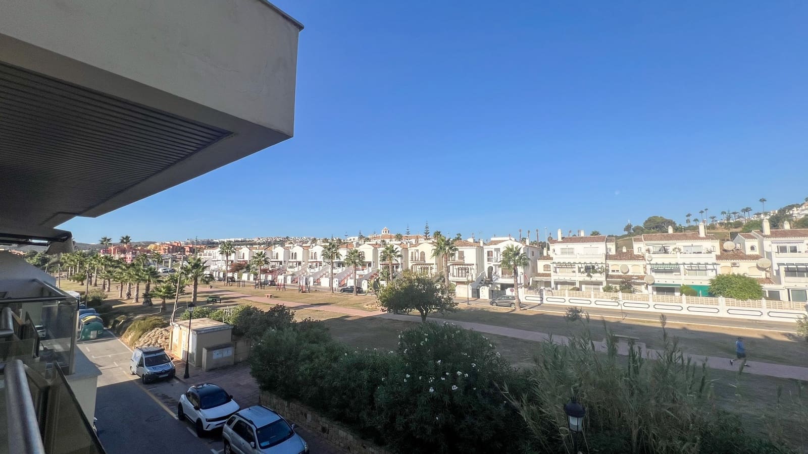 2 bedroom Apartment for sale in La Duquesa / Puerto de la Duquesa with pool garage - € 380,000 (Ref: 9298978)