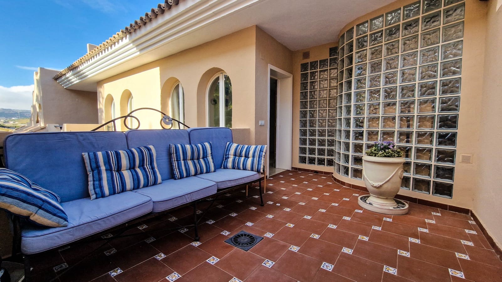 3 bedroom Penthouse for sale in Manilva with pool - € 390,000 (Ref: 9345242)