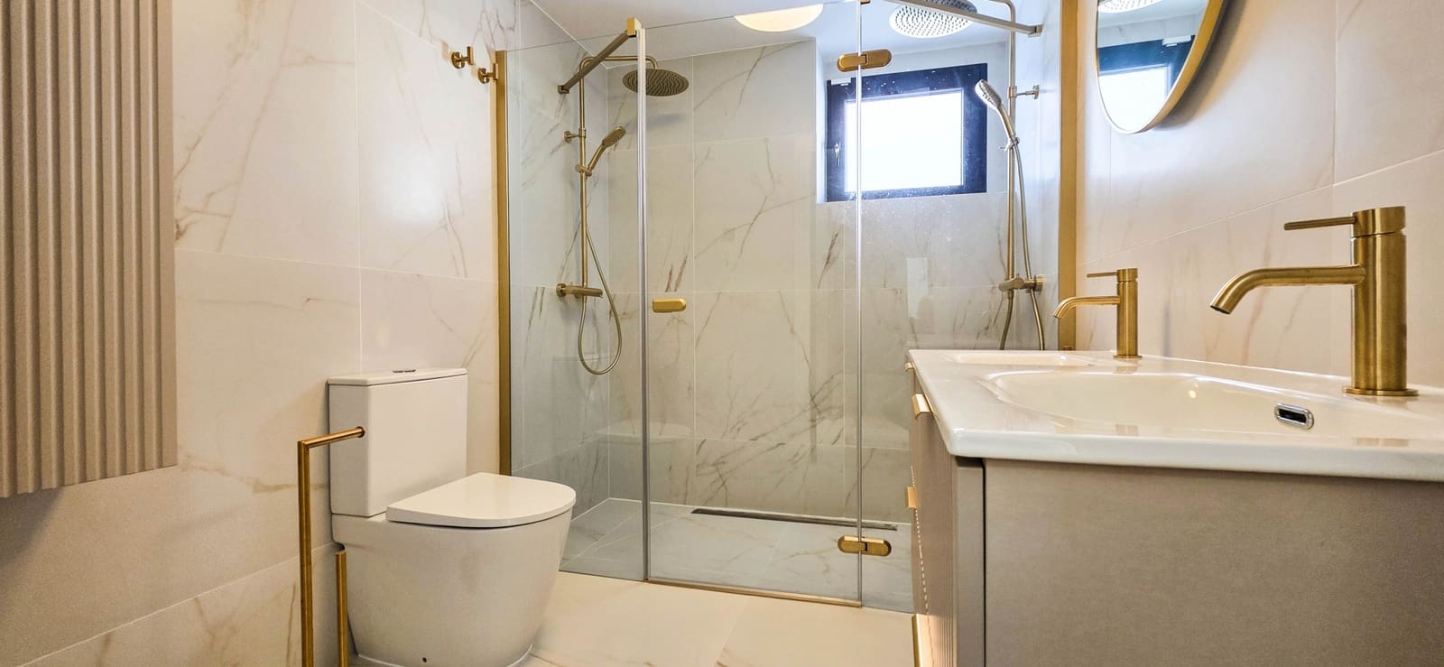 4 quarto Moradia para venda em Manilva com piscina garagem - 975 000 € (Ref: 9356471)