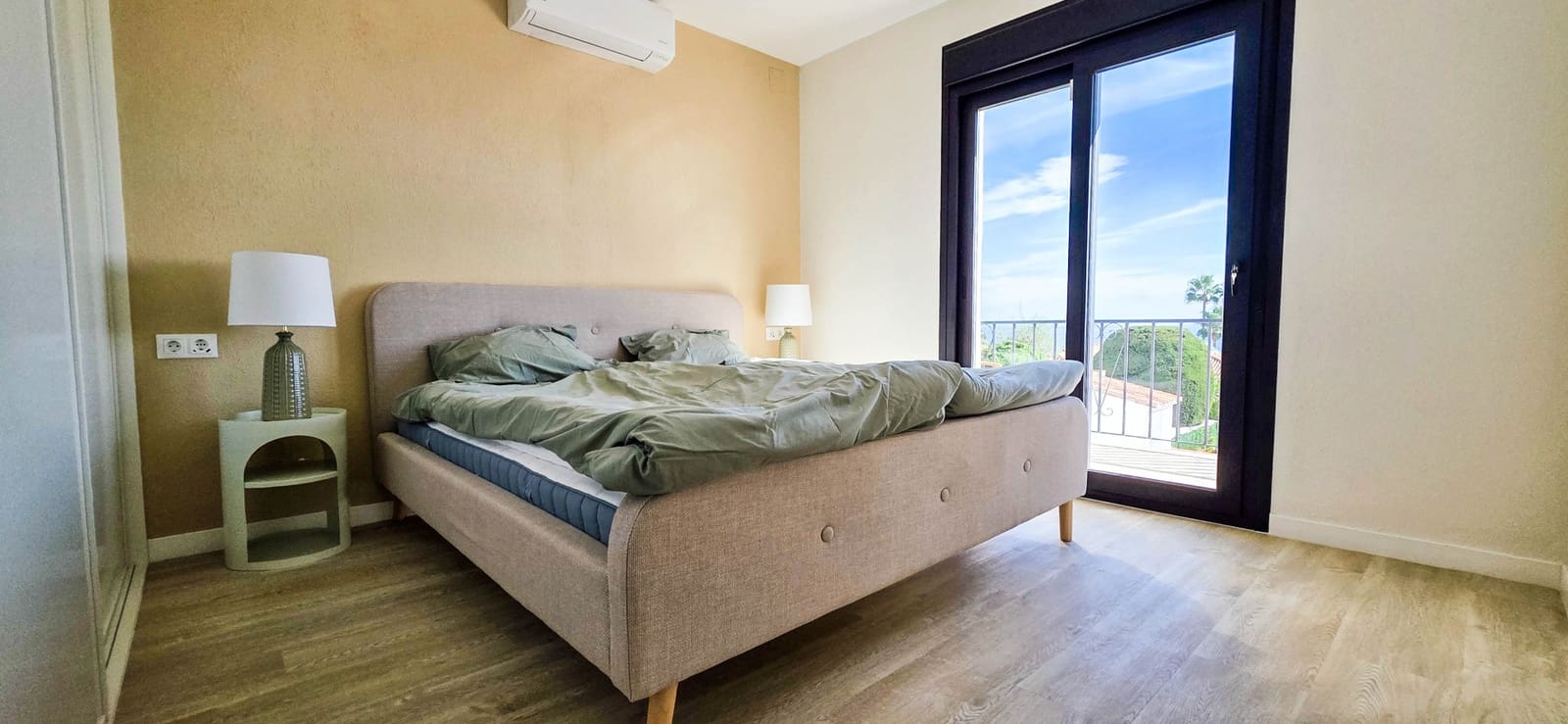 4 quarto Moradia para venda em Manilva com piscina garagem - 975 000 € (Ref: 9356471)