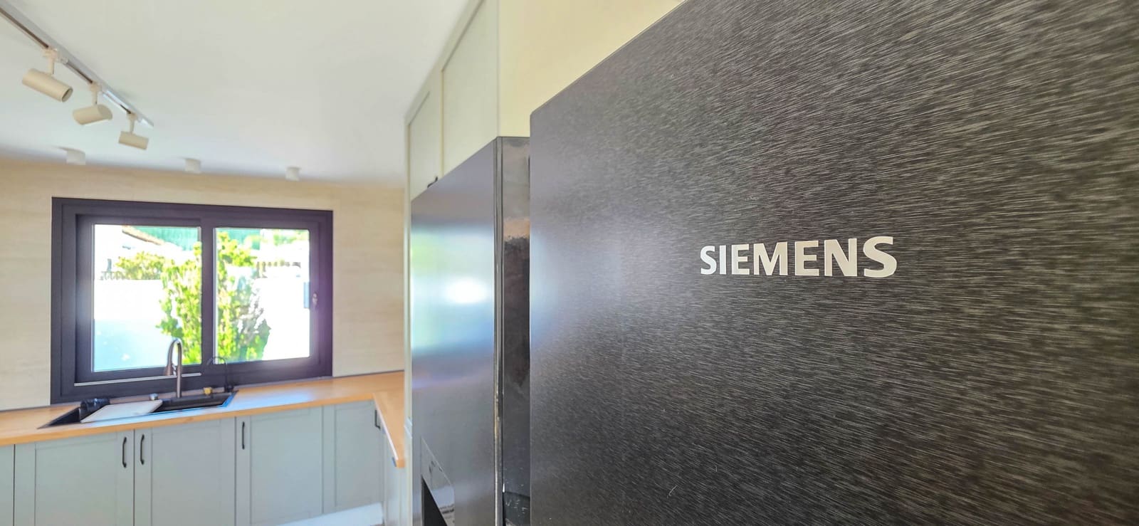 4 quarto Moradia para venda em Manilva com piscina garagem - 975 000 € (Ref: 9356471)