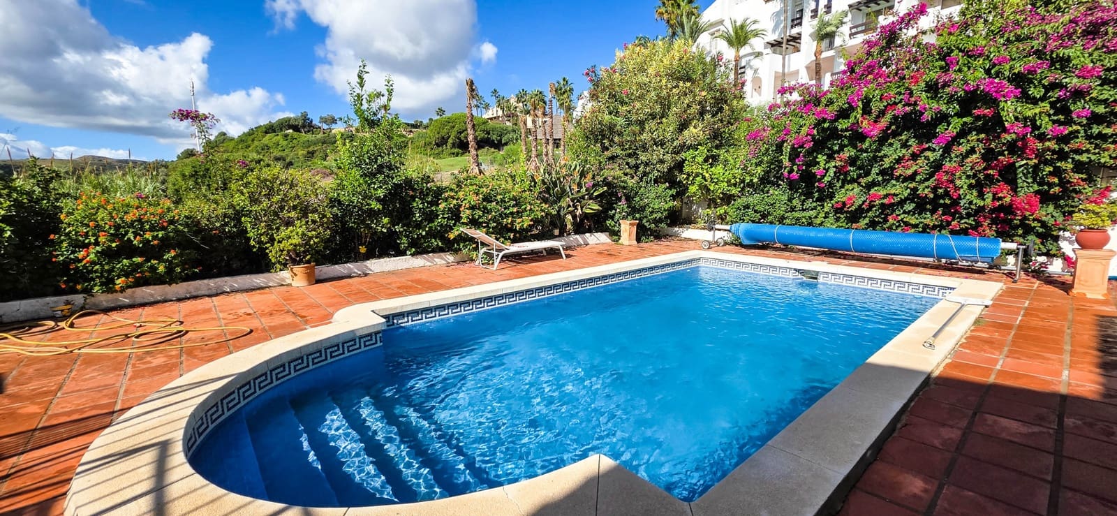 5 bedroom Semi-detached Villa for sale in La Duquesa / Puerto de la Duquesa with pool garage - € 850,000 (Ref: 9366941)